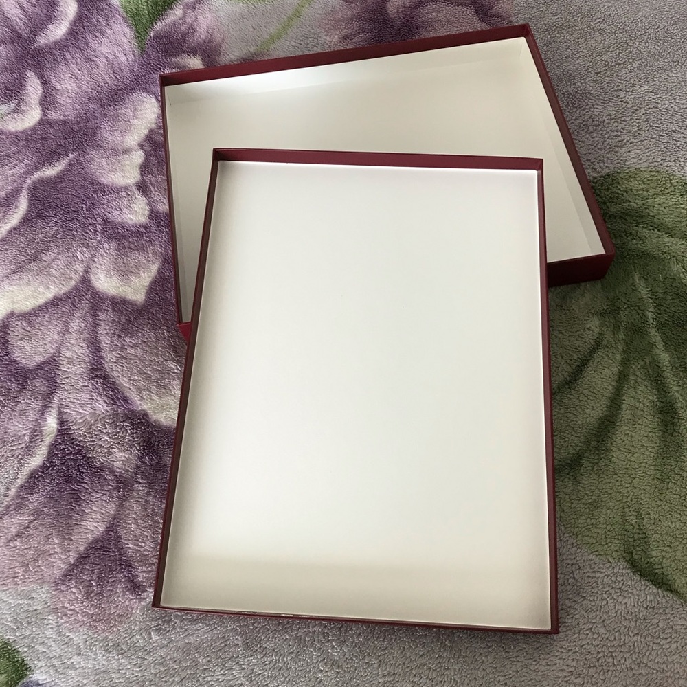 Dark Red Gucci Box - Picture 5 of 13